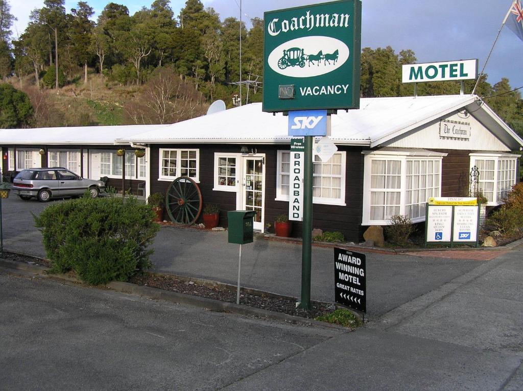 Coachman Motel Таихапе Екстериор снимка