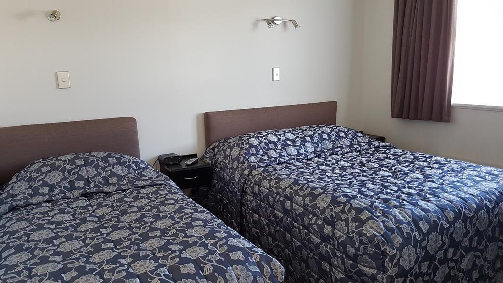 Coachman Motel Таихапе Екстериор снимка